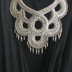 Stella & Dot tallulah bib necklace